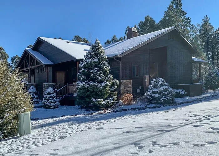 Top-rated Torreon Community! Deck & Forest Views! Holiday home *