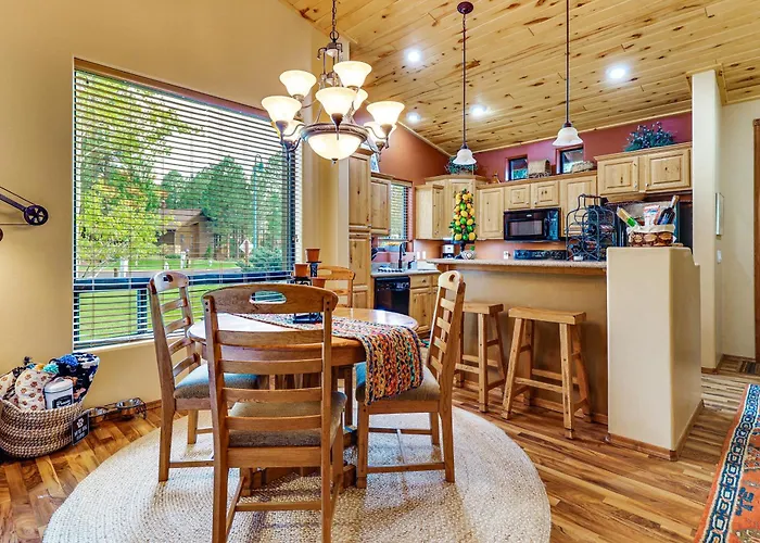 Top-rated Torreon Community! Deck & Forest Views! Holiday home *