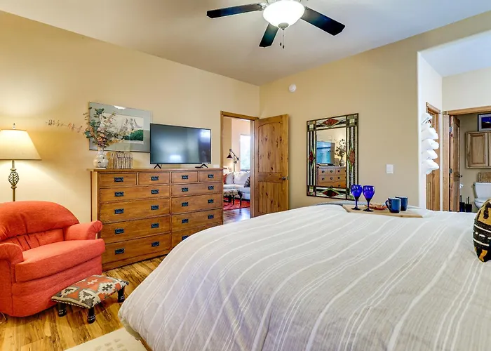 Top-rated Torreon Community! Deck & Forest Views! Holiday home Show Low