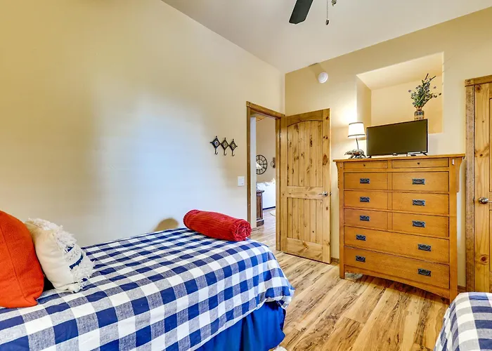 Top-rated Torreon Community! Deck & Forest Views! Holiday home *