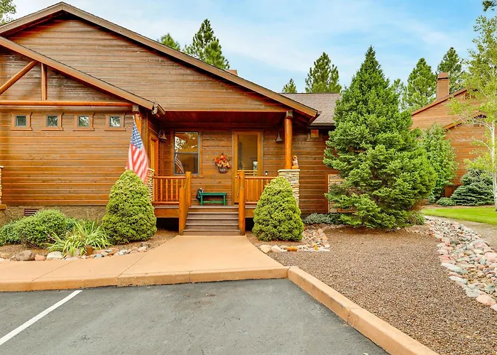 Top-rated Torreon Community! Deck & Forest Views! Holiday home